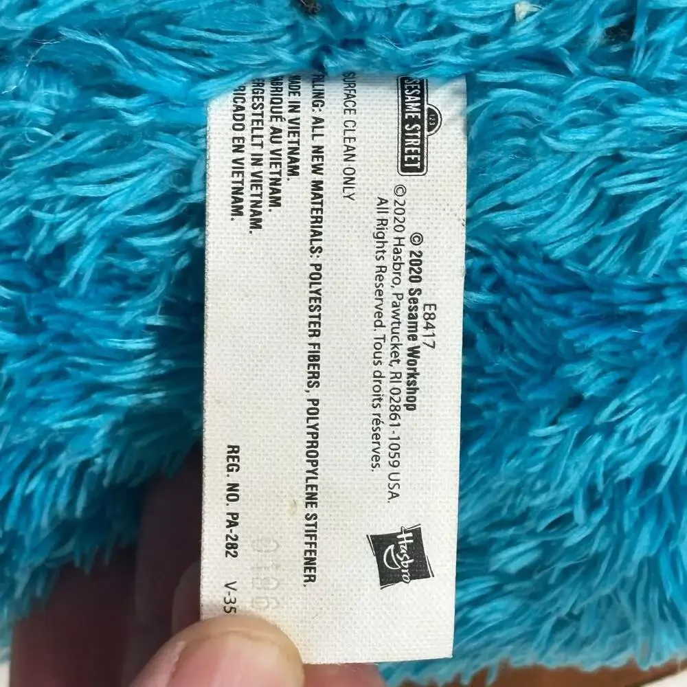 Hasbro Sesame Street 14” Peekaboo Talking Cookie Monster 2020 Plush Toy